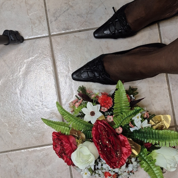 Chic Black Women's Shoes - Picture 15 of 15